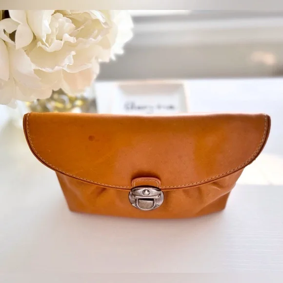 Marc Jacobs Caramel Leather Clutch bag with Silver Metal Hardware - Picture 7 of 14